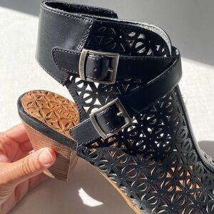 Baretraps Geometric Die Cut Black Sandal Bootie Size 10M